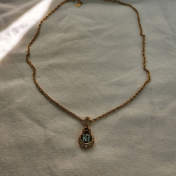 Nina Ricci Gold Tone Rhinestone pendant signed - Picture 7 of 14